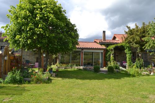 studio indépendant dans maison à la campagne chambre d'hôte Manglieu