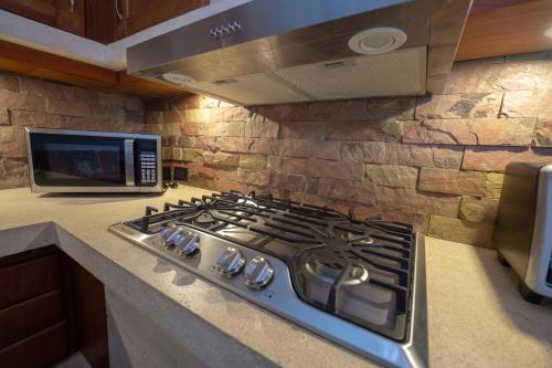 Luxury Beachfront Mar Arena Condo