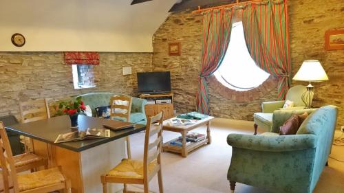 2 bedrooms, 3 beds