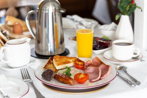 Shelleven Guest House - image 9