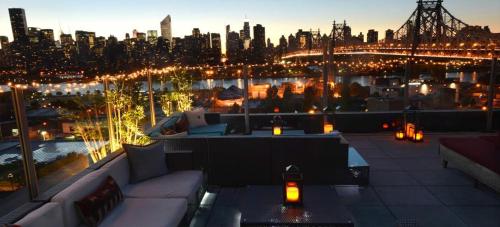 Bar/lounge, Z Hotel Long Island City New York near 39th Avenue Subway Station