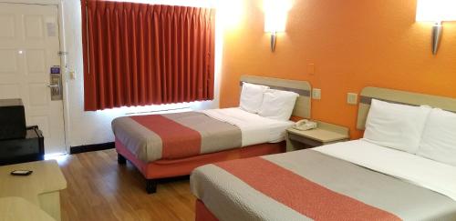 Double Room with Two Double Beds - Non-Smoking