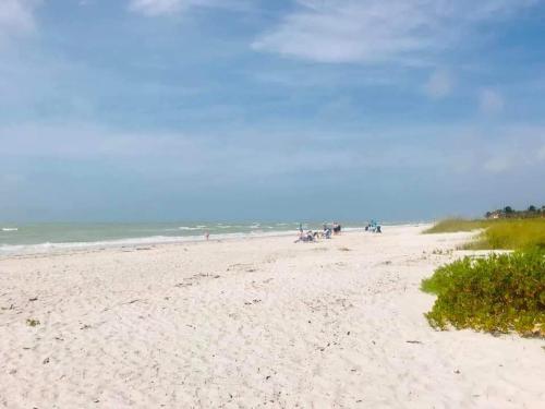 Sanibel Siesta On The Beach Unit 407 Condo - image 9