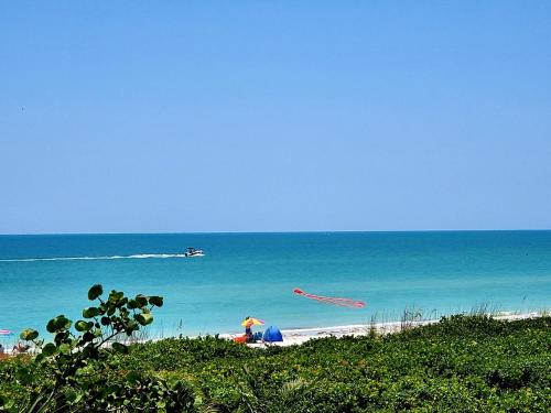 Sanibel Siesta On The Beach Unit 206 Condo - image 3