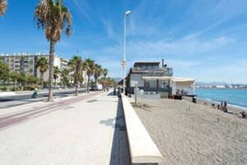 Apartment Facing the Sea and Close to the Center of Malaga - image 6
