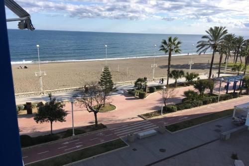 Apartment Facing the Sea and Close to the Center of Malaga - image 8