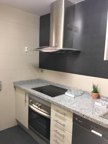 Apartment Facing the Sea and Close to the Center of Malaga - image 9