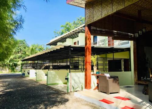 . Ronas Townhouses (Serviced Apartment)