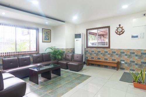 Lobby, CounTess Pension House in Liloan