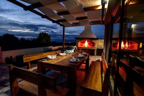 Facilities, Villa Maslina with private pool on quiet location - by TA Leut Agency in Ninski Stanovi