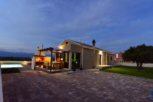 Villa Maslina with private pool on quiet location - by TA Leut Agency, Starigrad