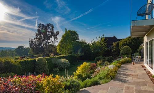 Meadow Cottage Bed & Breakfast - main image