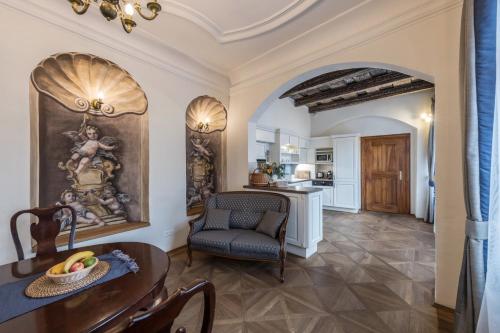 Luxury Three-Bedroom Apartment