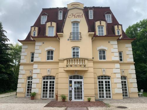 Walzer Hotel, Budapest bei Nagykovácsi