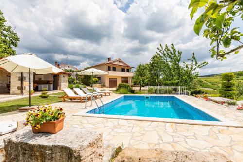  Holiday Home Marina in Rakotule