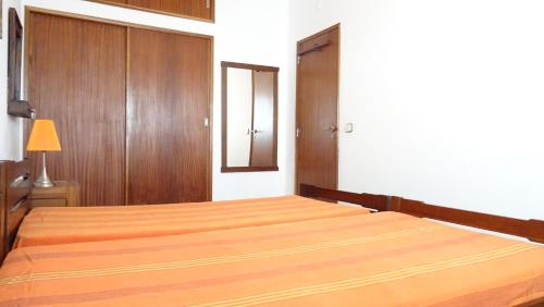 One-Bedroom Apartment image 3