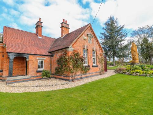 South Lodge - Longford Hall Farm Holiday Cottages, , Derbyshire