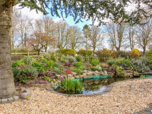 South Lodge - Longford Hall Farm Holiday Cottages