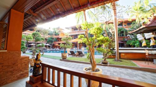 Deluxe Double or Twin Room with Pool Access image 10