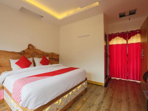 King Room with Mountain View image 8