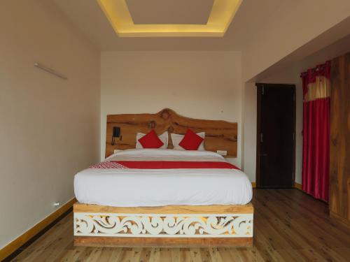 King Room with Mountain View image 6