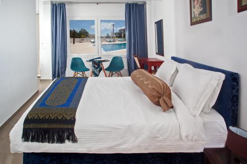 Double room, honeymoon, pool view