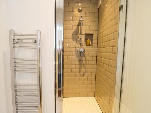 Sailors Lodge - image 14