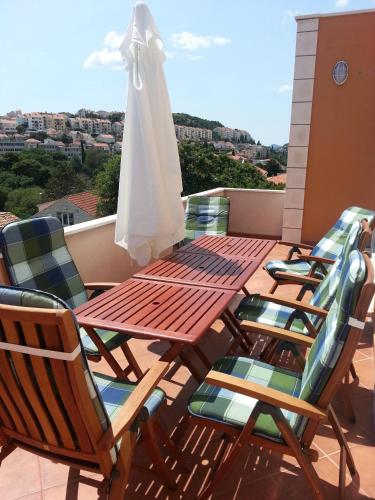 Apartments Laus Room Type - Three-Bedroom Apartment with Balcony - Second floor Apartments Laus Room Type - Three-Bedroom Apartment with Balcony - Second floor