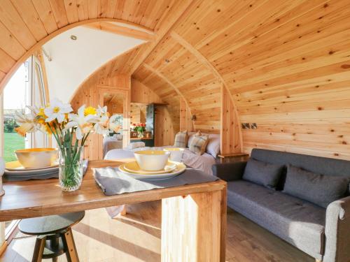 Chapel Pod in Halton Quay