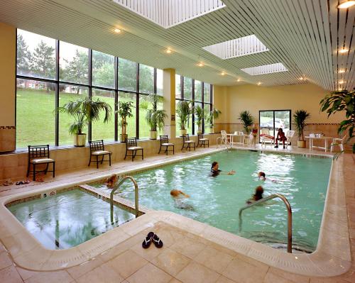 Best Western Plus Hotel & Conference Center in เบย์วิว แอเรีย