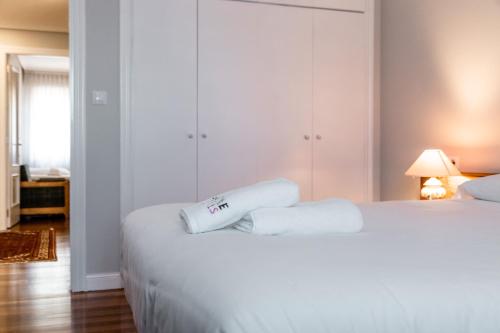 Uribe Kosta Apartment by People Rentals - image 4