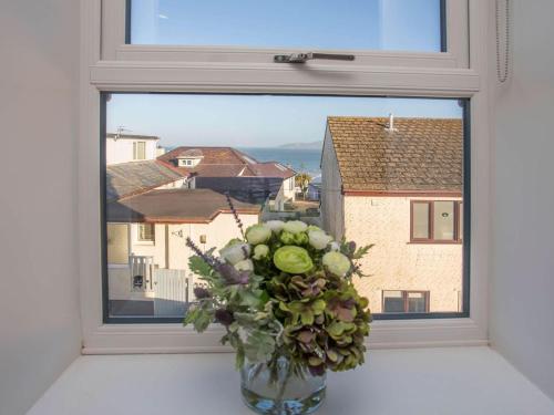 Beach Lookout - image 2