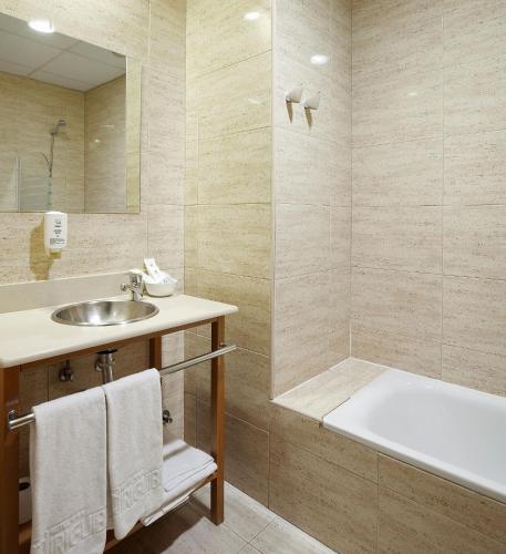 Hotel Iriguibel Huarte Pamplona - image 3