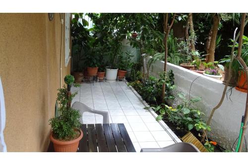  Athens, Cholargos metro appartment (1 to 6 persons) in Athen