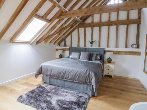 Grange Barn - image 11