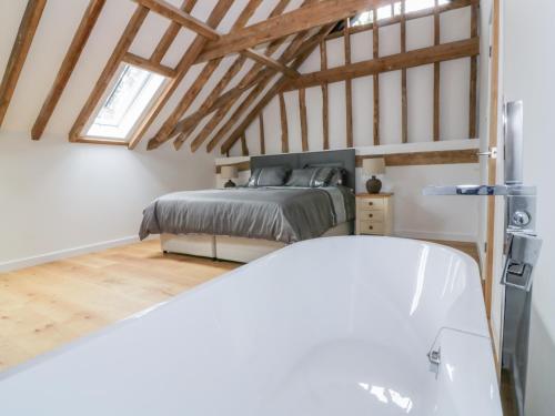 Grange Barn - image 6