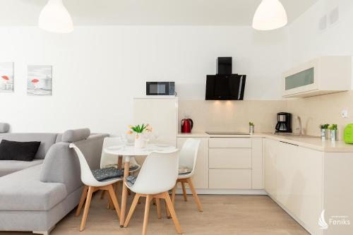 Feniks SPA Apartments 10 by Jantar Apartamenty Kołobrzeg - image 4