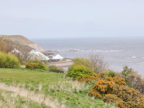 Moorland House - image 5
