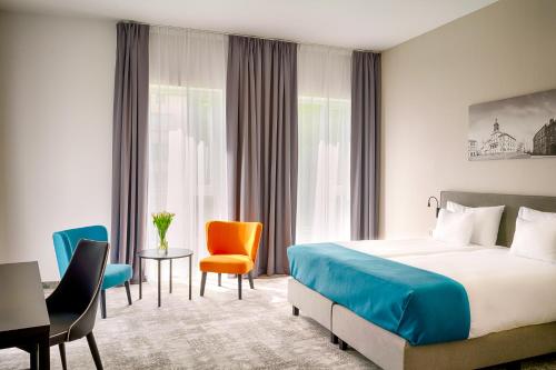 1 queen bed