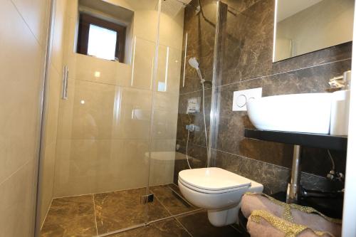 House Anika - image 11