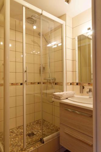 Chambres d'hotes a Autun - 샤워실