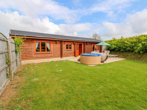 Yew Lodge - image 12