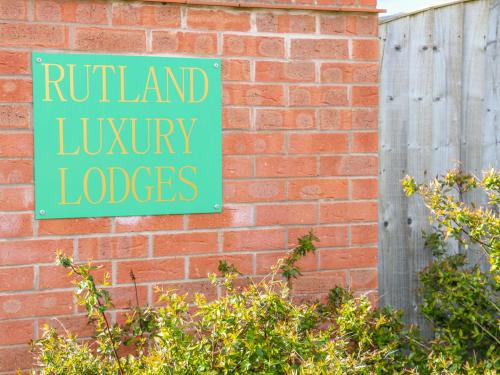 Yew Lodge - image 11
