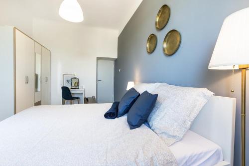 *** Lounge terrace apartment with the harbour view / city centre *** - image 7