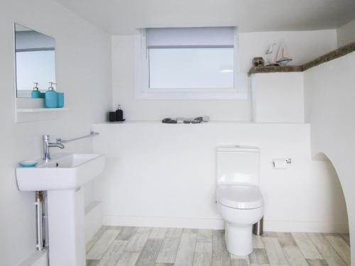 Glan Dwr Bach - image 2