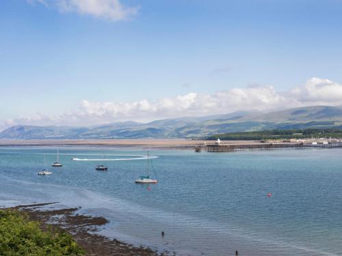 Glan Dwr Bach - image 4