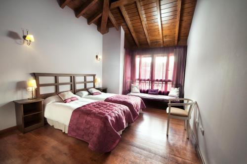 Apartamentos La Calvera Room Type - Three-Bedroom House