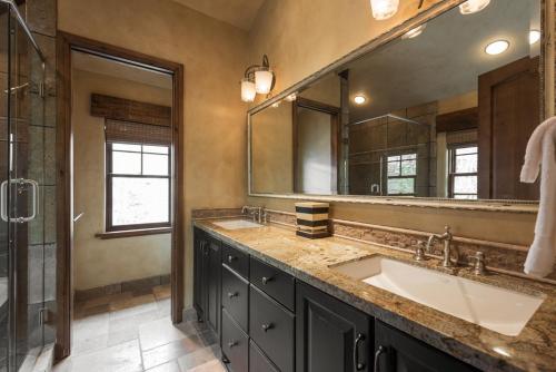 Park Avenue Home - image 7