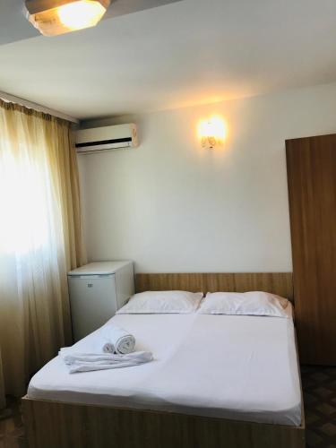 Double Room with Balcony image 10