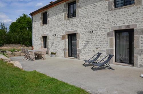 Gîte "La Grange" 5 personnes proche du Puy du Fou avec piscine (Gite "La Grange" 5 personnes proche du Puy du Fou avec piscine) in Mortagne-sur-Sèvre